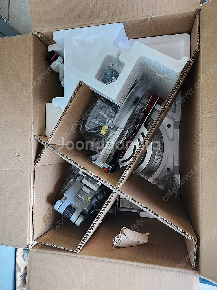각도절단기 GCM18V-305GDC(미사용), 작업대 ...--2