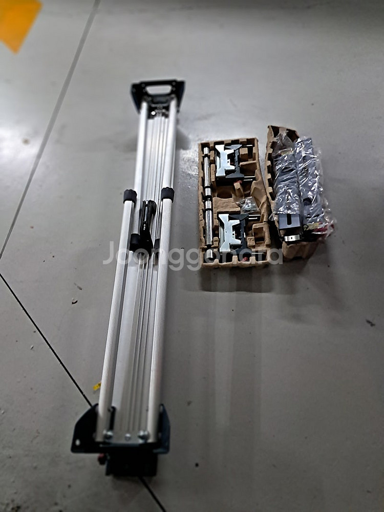 각도절단기 GCM18V-305GDC(미사용), 작업대 ...--4