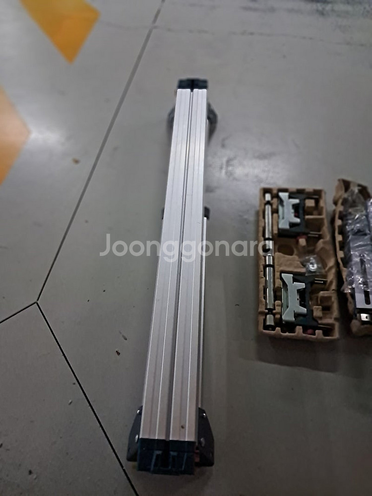 각도절단기 GCM18V-305GDC(미사용), 작업대 ...--5