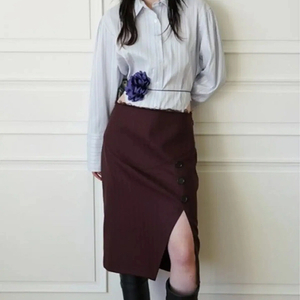 Dared 데어드 LOW RISE 3BUTTON SLIT SKIRT 슬릿 스커트