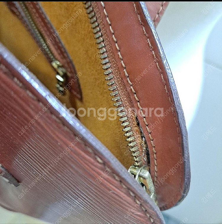 정품 루이비통 에삐 루삭 택포 20만--5