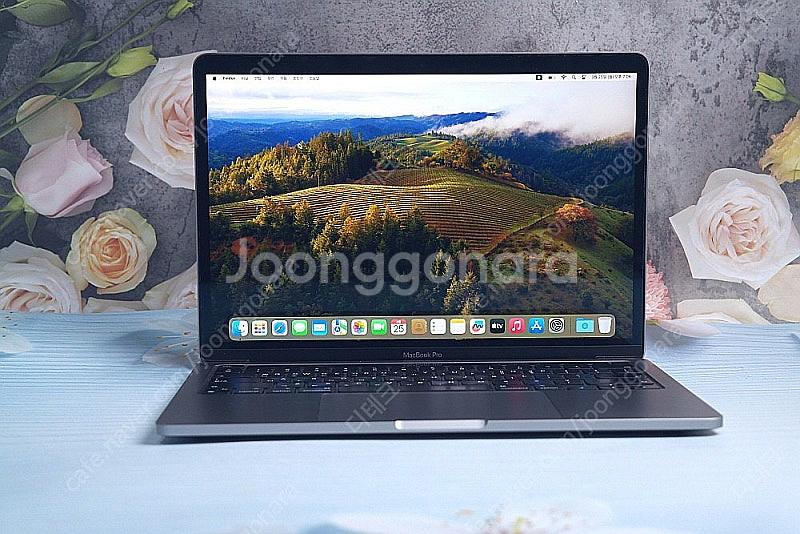 애플 맥북프로터치바 A2338/Apple M1칩 팝니다...--2