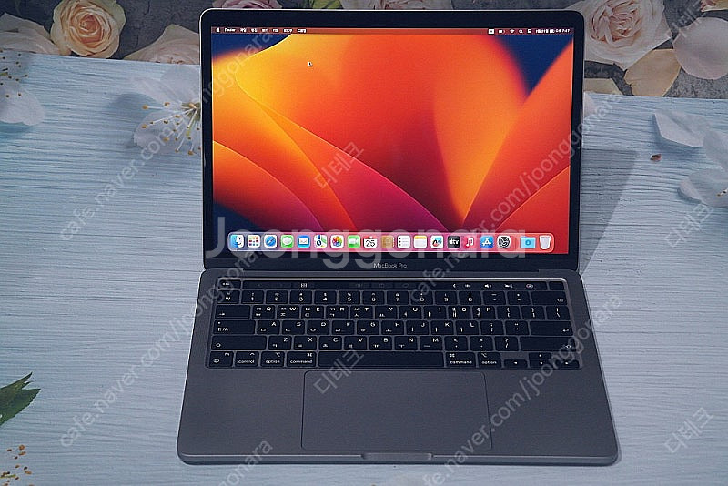 애플 맥북프로터치바 A2338/Apple M1칩 팝니다...--5