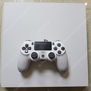 PS4 PRO 7117 화이트 정발제품 8TB 택포 390000원 판매합니다