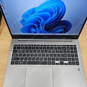 삼성 NT551XCJ (i7 10510U,16G,SSD 500G,배터리 신품)노트북!