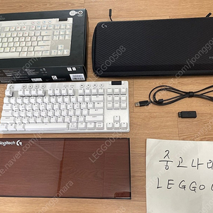 로지텍 G PRO X TKL 화이트(갈축) 팝니다.