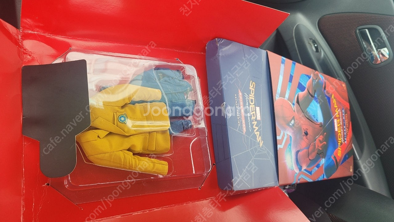 핫토이 시빌워 팔콘, 스파이더맨 홈커밍 디럭스 개봉양품...--2