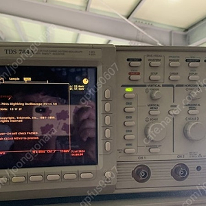 TDS784A OSCILLOSCOPE 1 Ghz