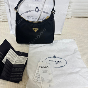 (새상품) 프라다 리에디션 호보백 블랙 골드 (PRADA)