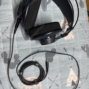 AKG k702