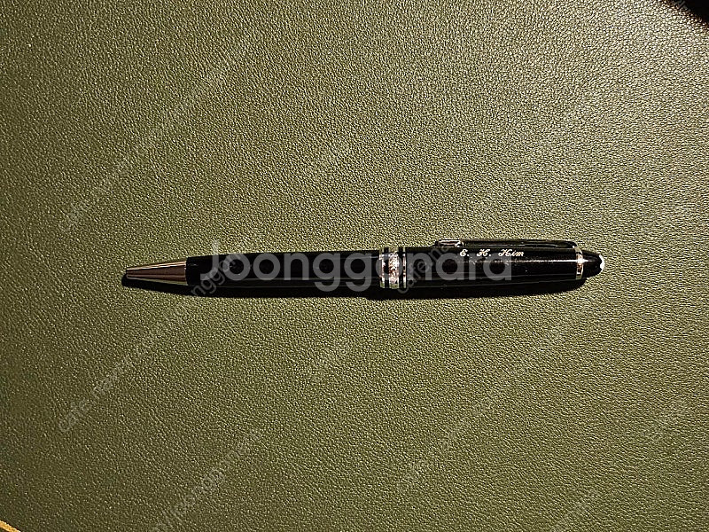 몽블랑 마이스터스튁 클래식 플래티늄볼펜 P164 (28...--1