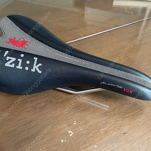 Fizik 피직 알리언트 Vsx 안장 팝니다