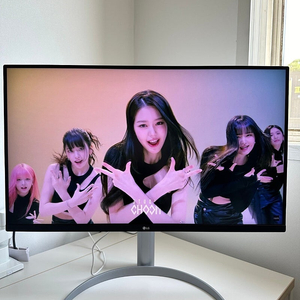 LG 4K 모니터 32인치 32UP830 (23년 11월제조)