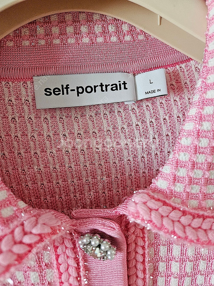 self-portrait 주얼 버튼 루렉스 니트탑--7