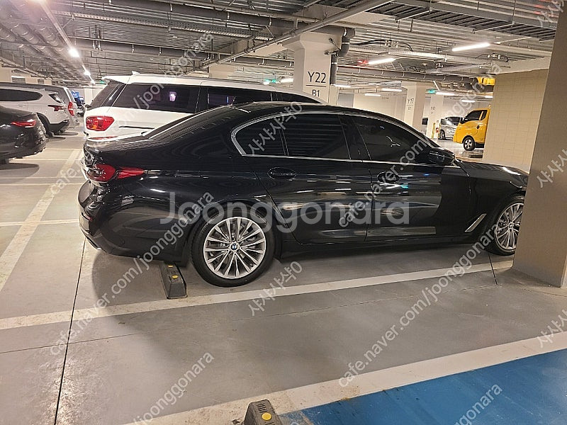 bmw 5시리즈 g30 520i 럭셔리 출고 휠 타이어...--0