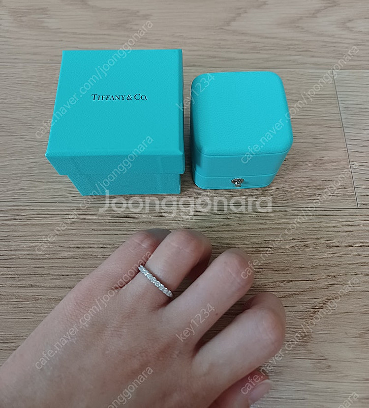티파니 임브레이스 쉐어드 9p다이아 플래티늄 가드링 반...--6