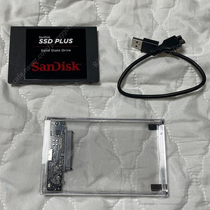 샌디스크 120기가 SSD + USB 연결 케이스 인클로저 팝니다! (2만원에 팝니다. 택배비 내드립니다)