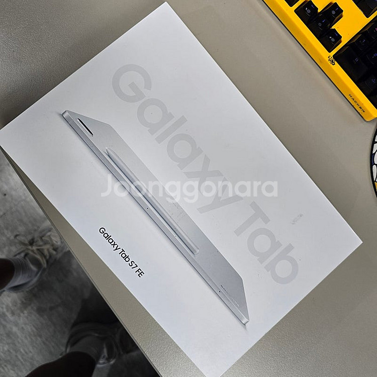 갤럭시 탭S7FE 미스틱 실버 64GB 미개봉 38만에...--1