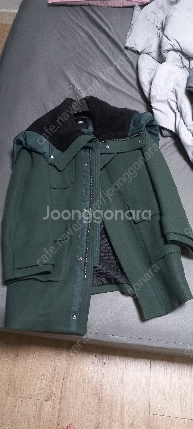 지오송지오 오버핏 하이넥 후드 코트 판매합니다.--1