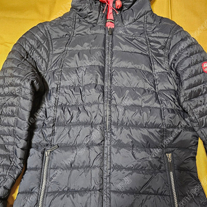 BARBOUR BAFFLE QUILT 바버 후드 경량 패딩판매합니다