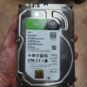 씨게이트 바라쿠다 8TB 3.5 HDD 팝니다. 보증기간 1년남음