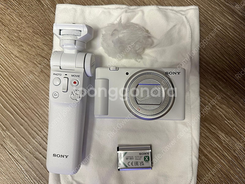 소니정품 ZV-1M2 화이트 + GP-VPT2BT 슈팅...--1