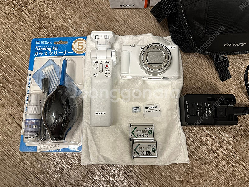소니정품 ZV-1M2 화이트 + GP-VPT2BT 슈팅...--3