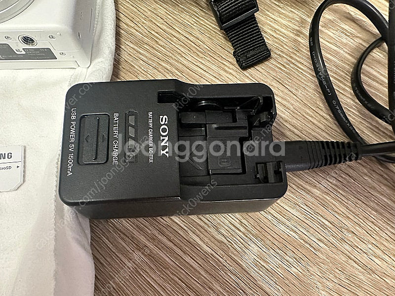 소니정품 ZV-1M2 화이트 + GP-VPT2BT 슈팅...--4