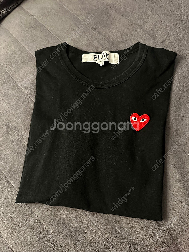 꼼데가르송 반팔티 (XL)남자용 레드와팬 판매합니다.--0