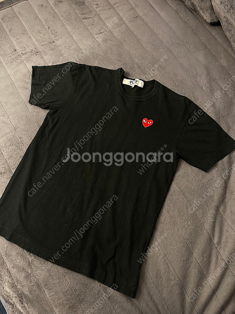 꼼데가르송 반팔티 (XL)남자용 레드와팬 판매합니다.--1
