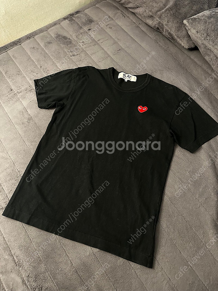 꼼데가르송 반팔티 (XL)남자용 레드와팬 판매합니다.--2