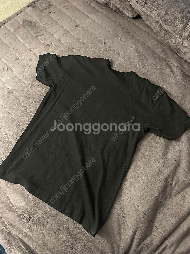 꼼데가르송 반팔티 (XL)남자용 레드와팬 판매합니다.--3