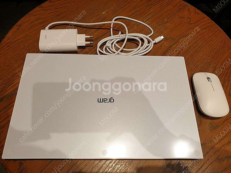 lg그램 15z90q-ga5nk 이 모델 노트북 판매해...--0