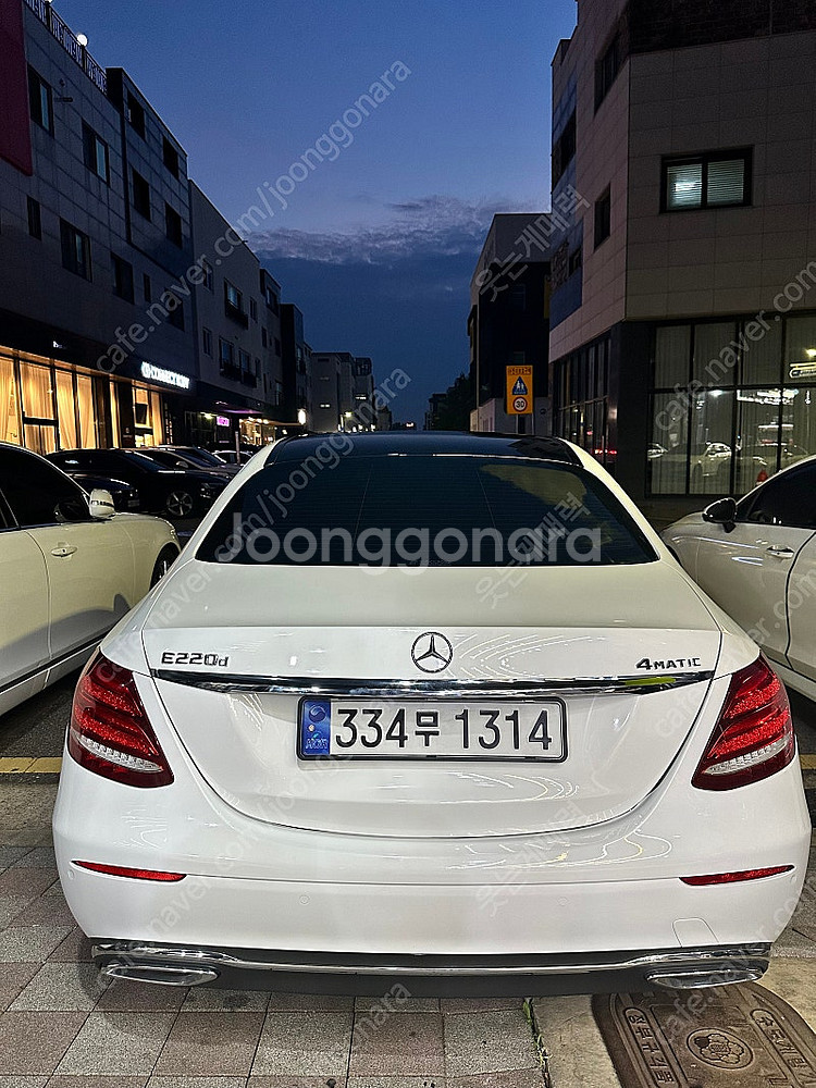 벤츠 E클래스 (W213) 익스크루시브 220D 4매틱--3