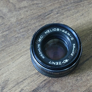 ZENIT 헬리오스 HELIOS 58mm F2 44M-6 보케수동렌즈 팝니다. / 122S바디는 서비스로 드림