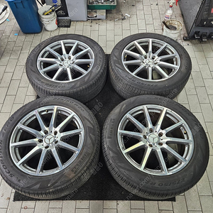 [ 추천 ] 벤츠 G바겐 G63 AMG W463A 20인치 정품 휠 타이어 조합 팝니다.