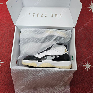 (새제품) 조던 11 / Jordan 11 Retro Gratitude / 270