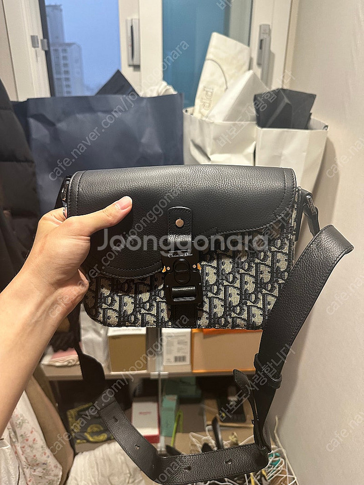 (급처) 남자 디올 오블리크 새들백 가죽가방 명품백--0