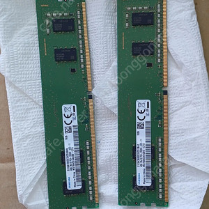 삼성전자 메모리 데스크탑용 ddr4 pc4 2666v 4GB 2개 판매합니다.