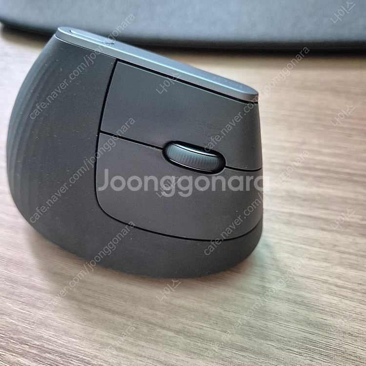 로지텍 MX 저티컬 마우스--1