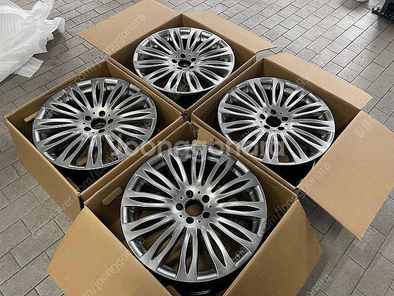 [ 벤츠 ] S클래스 S500 W222 마이바흐 정품 20인치 휠 팝니다.--0
