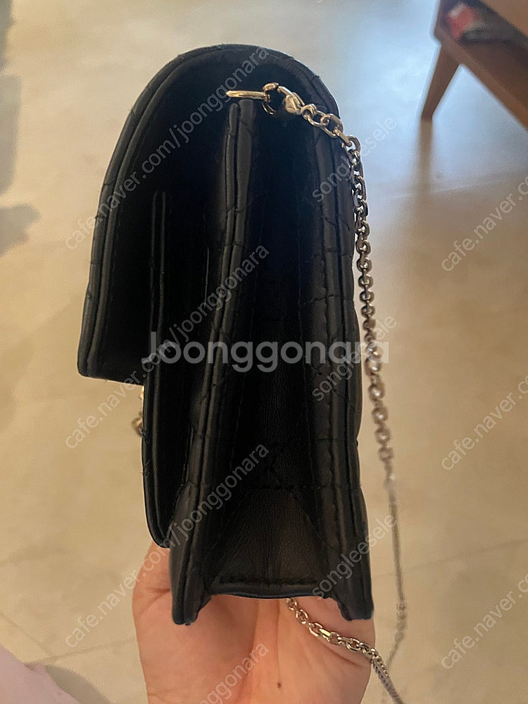 미스 디올 체인파우치 판매합니다--2