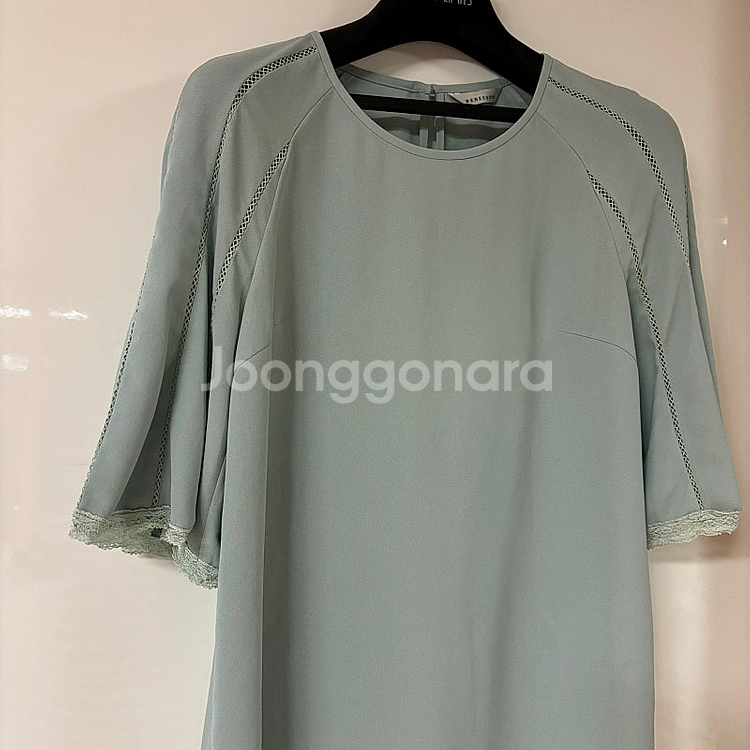 레니본 진주 민트 레이스 벌룬 소매 블라우스 55000...--1
