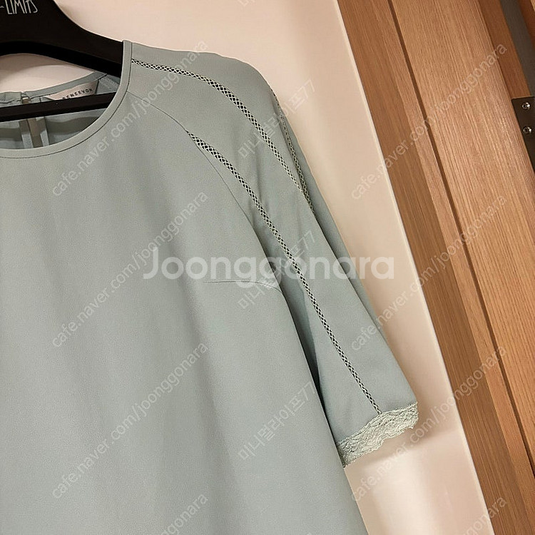레니본 진주 민트 레이스 벌룬 소매 블라우스 55000...--2
