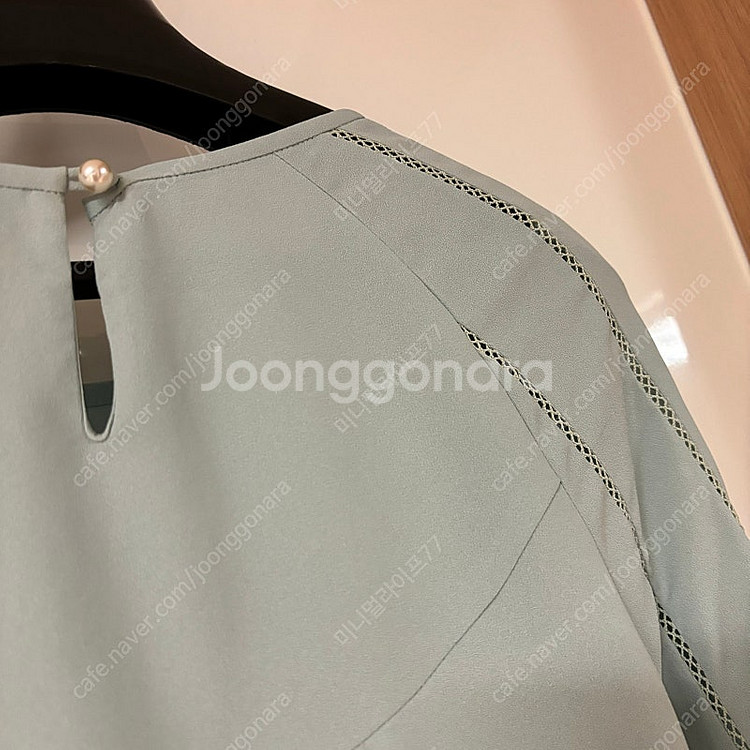 레니본 진주 민트 레이스 벌룬 소매 블라우스 55000...--8