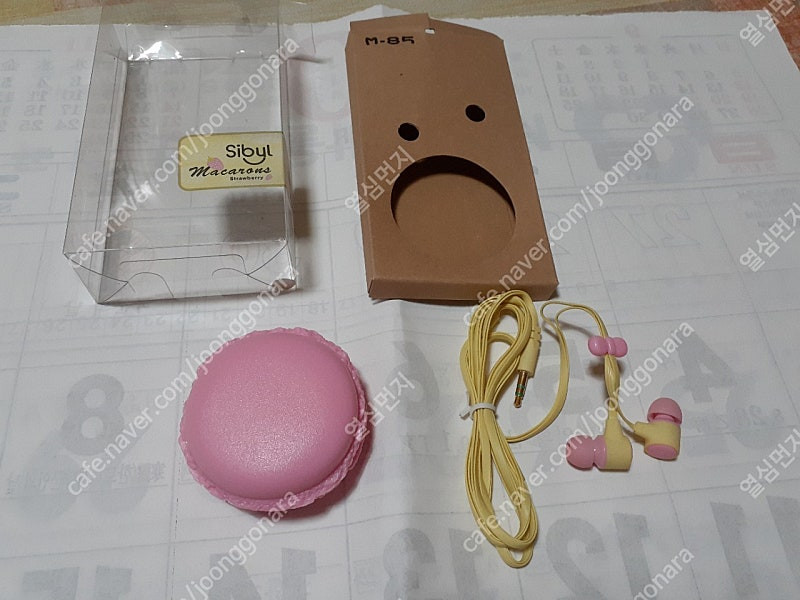 마카롱 이어폰 귀여워요 예쁜니다 편하게 보세요 6000원 직거래 가능해요 이미지