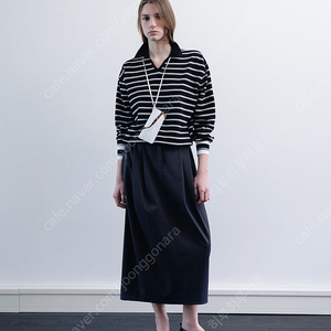 문달 stripe collar knit in black 구합니다