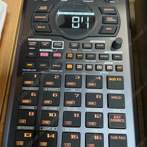 Roland SP 404 MK2 팝니다.