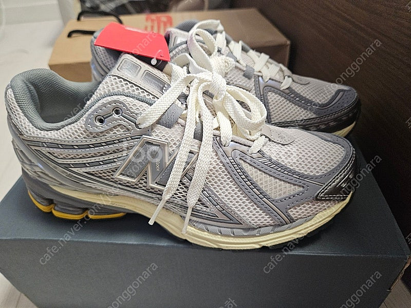 (새상품)뉴발란스 1906RRD 245사이즈--3