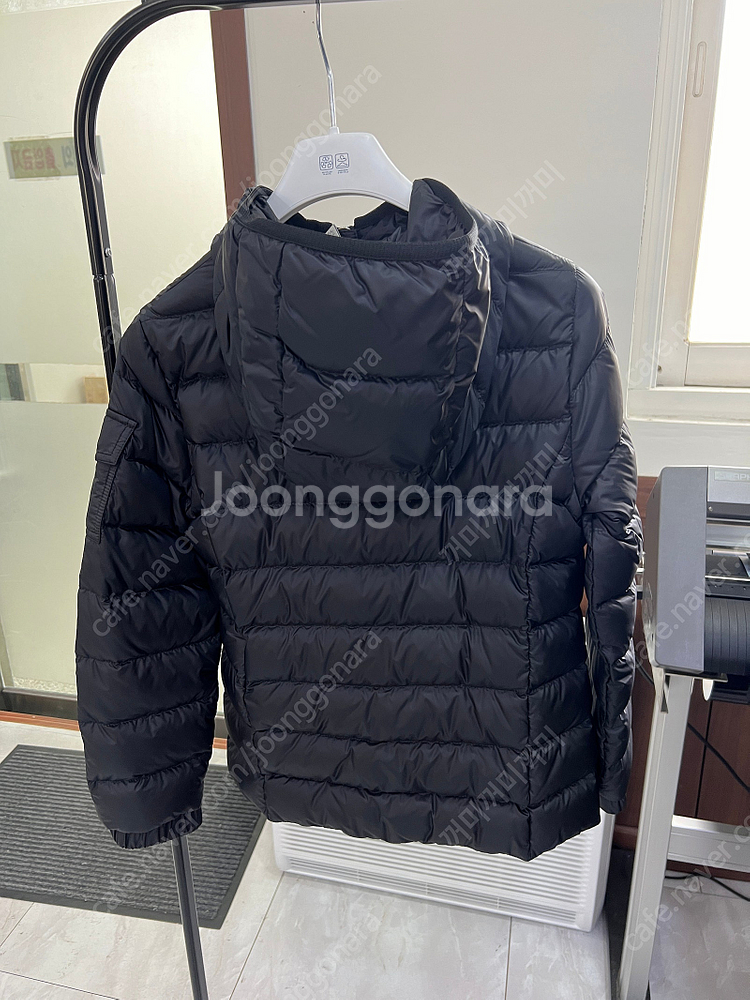 24SS 몽클레어 키즈 경량 패딩 자켓 12y (여성44도 가능)--4